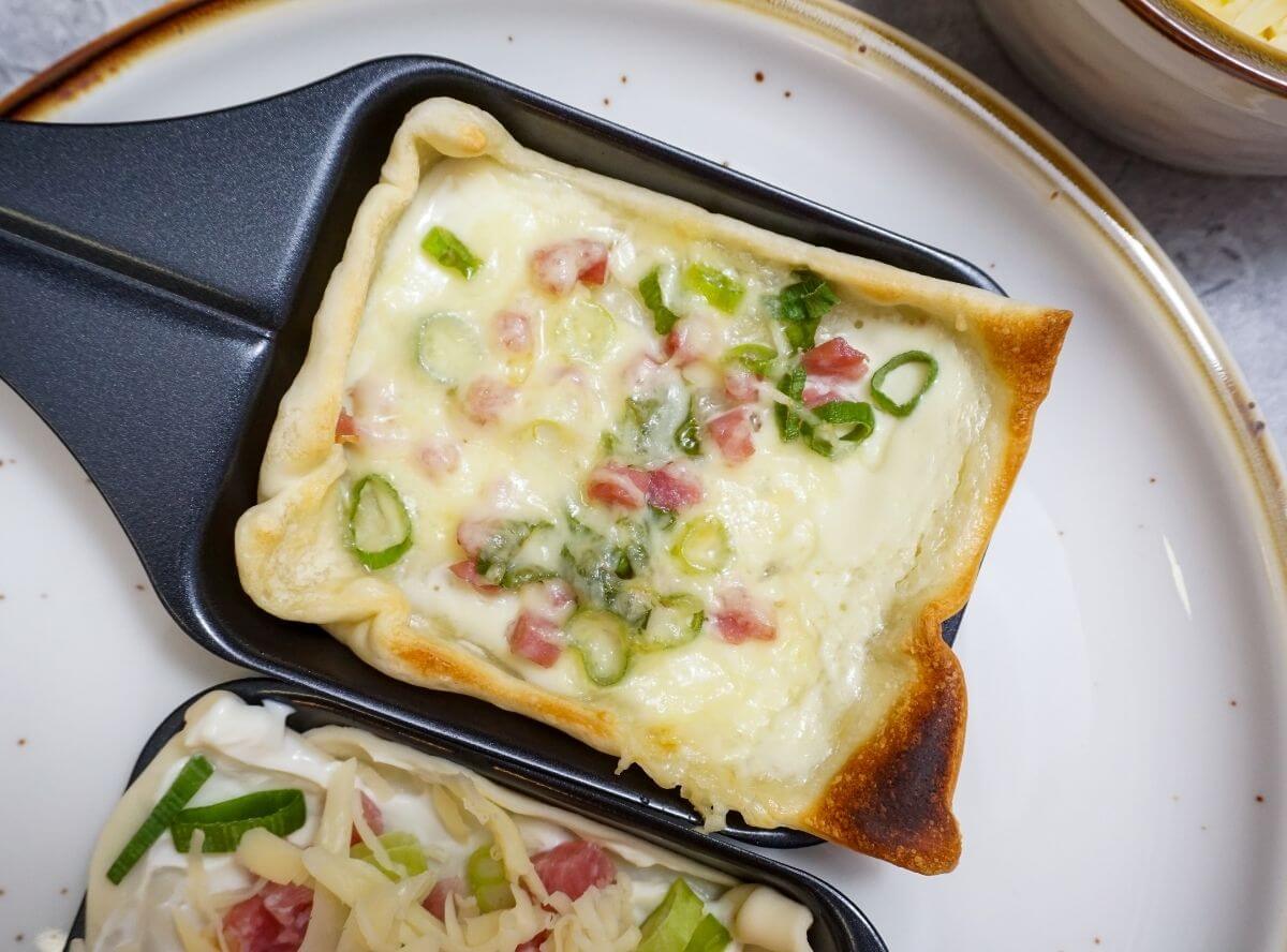 Flammkuchen im Raclette Pfännchen