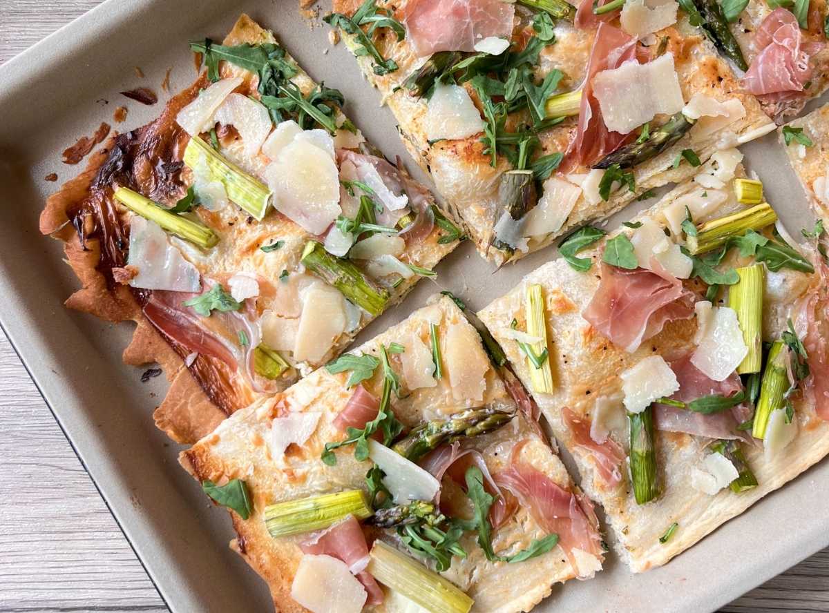Flammkuchen mit Spargel