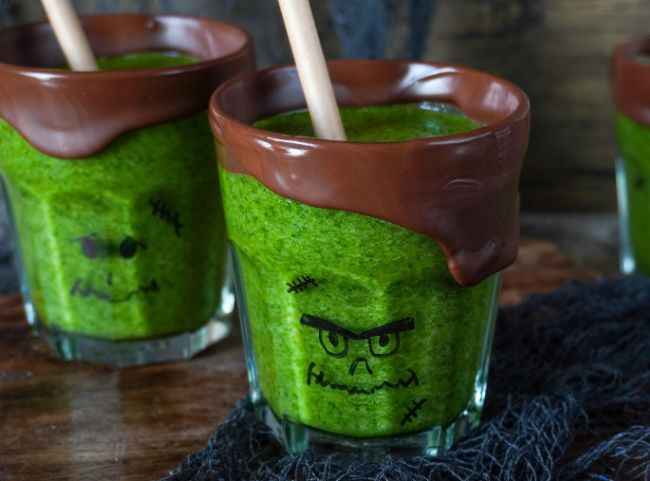 Frankenstein-Smoothie zu Halloween