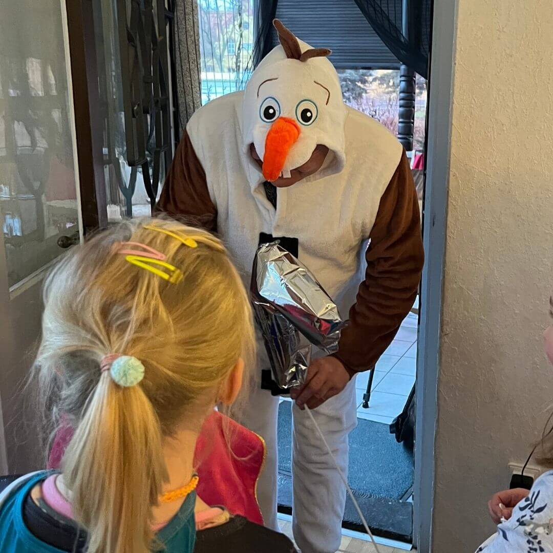 Frozen Party Besuch von Olaf