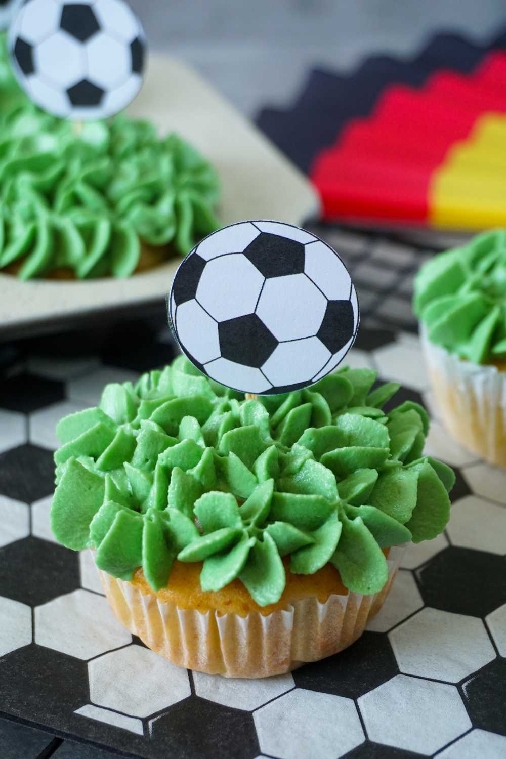 Fußball Muffins mit Druckvorlage
