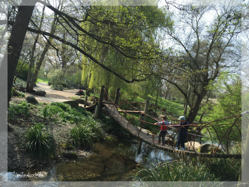 Gebirgsbach im Luisenpark Mannheim