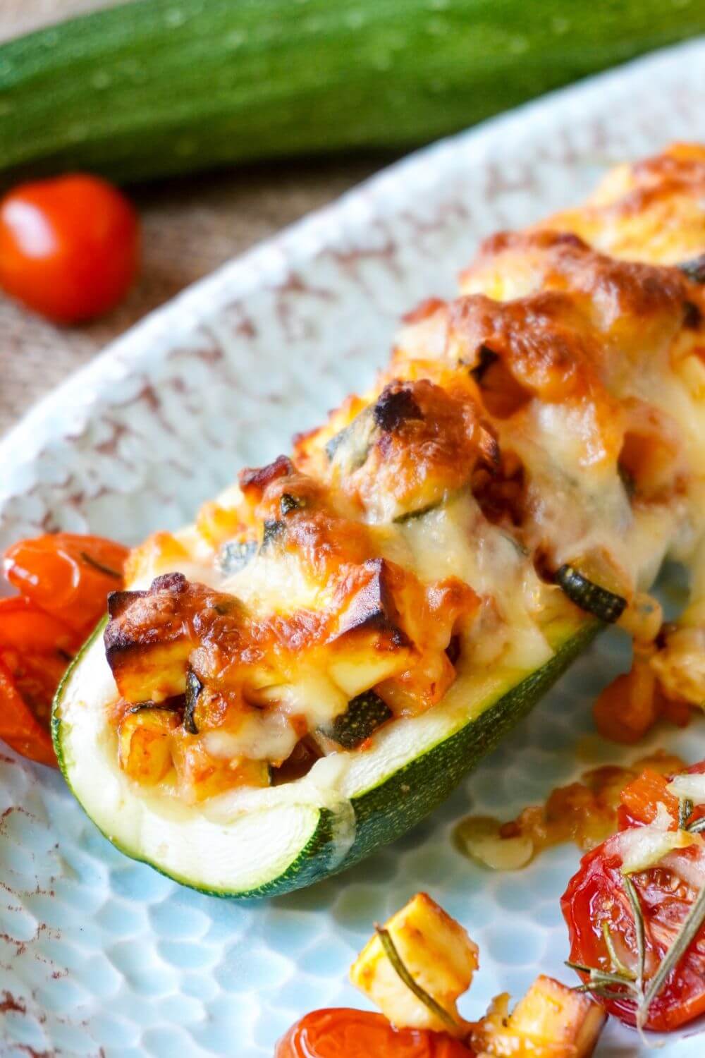 Vegetarisch gefüllte Zucchini Vegetarisch gefüllte Zucchini