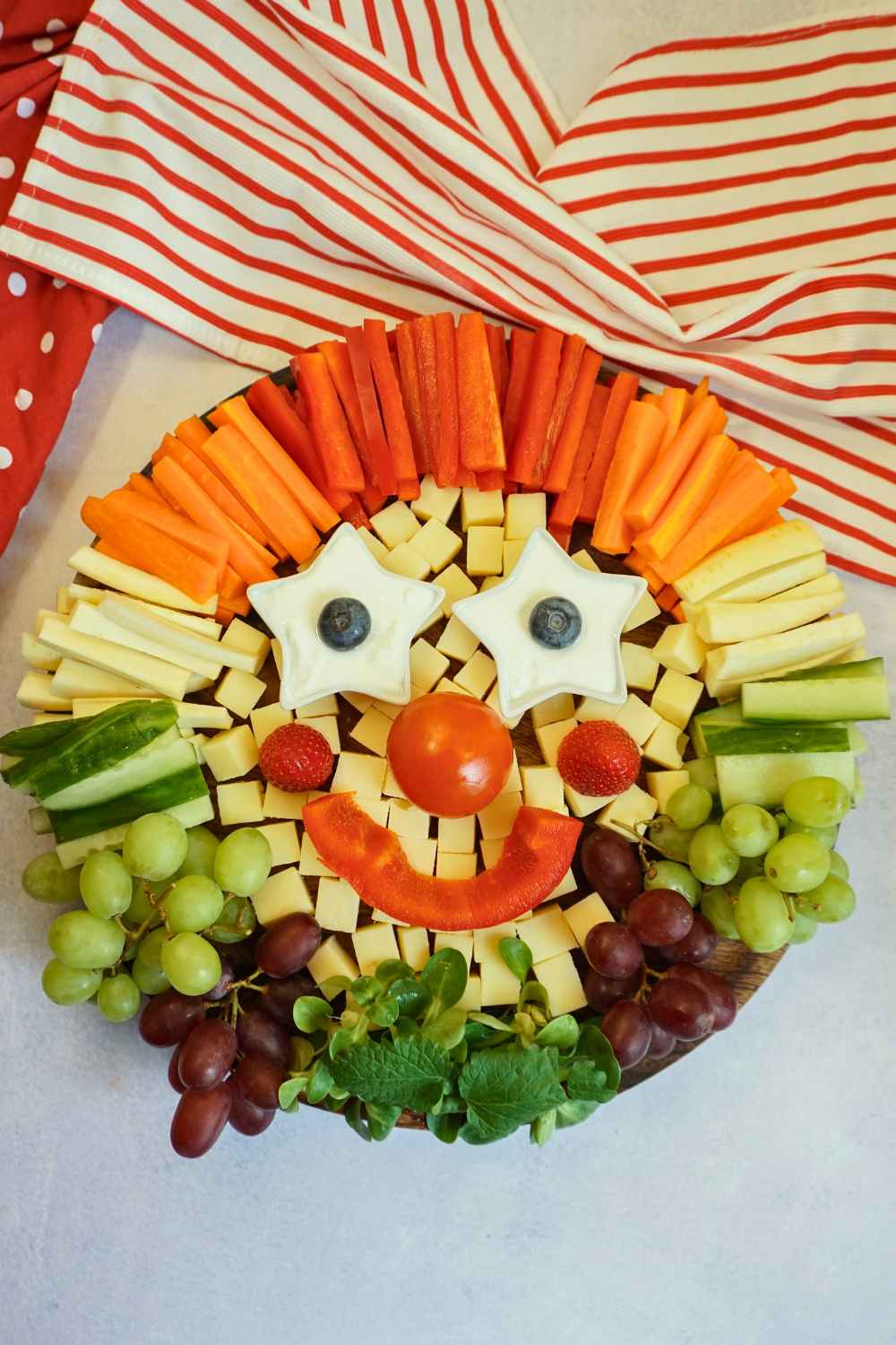 Gemüse-Clown als gesunder Partysnack