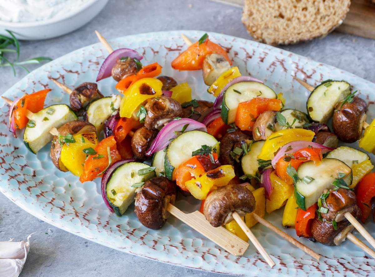 Gemüsespieße zum Grillen