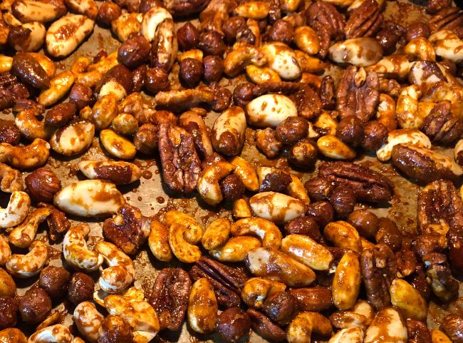 Orientalische Gewürznüsse mit Honig