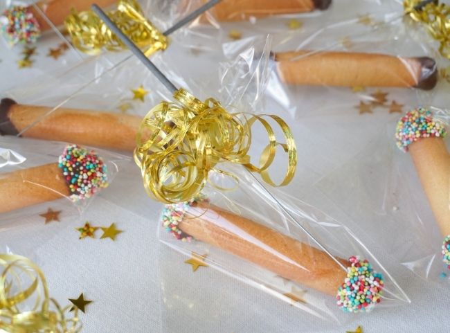 Glückskeks-Röllchen zu Silvester Glückskeks-Röllchen zu Silvester