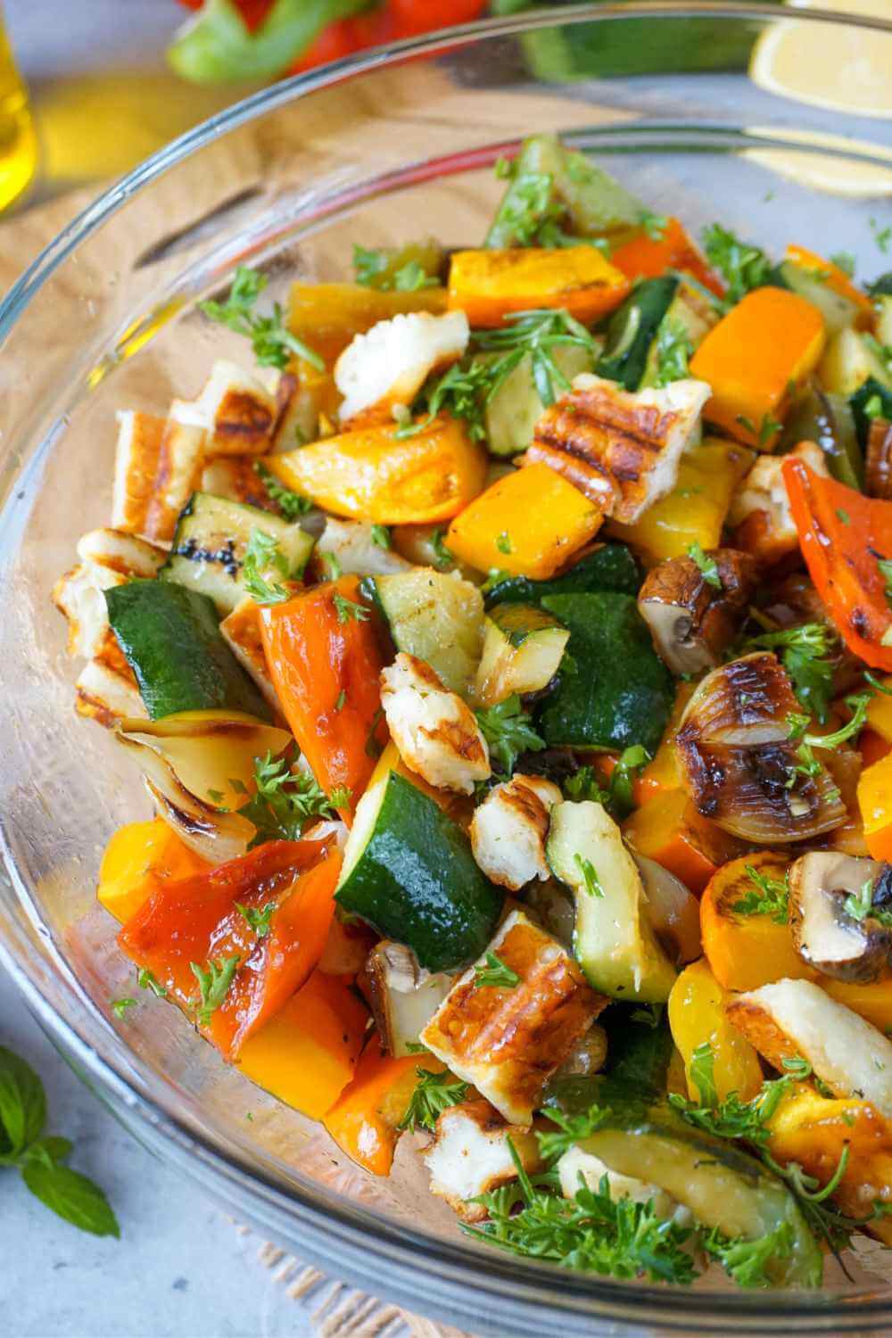 Grillgemüse Salat mit Grillkäse Grillgemüse Salat mit Grillkäse