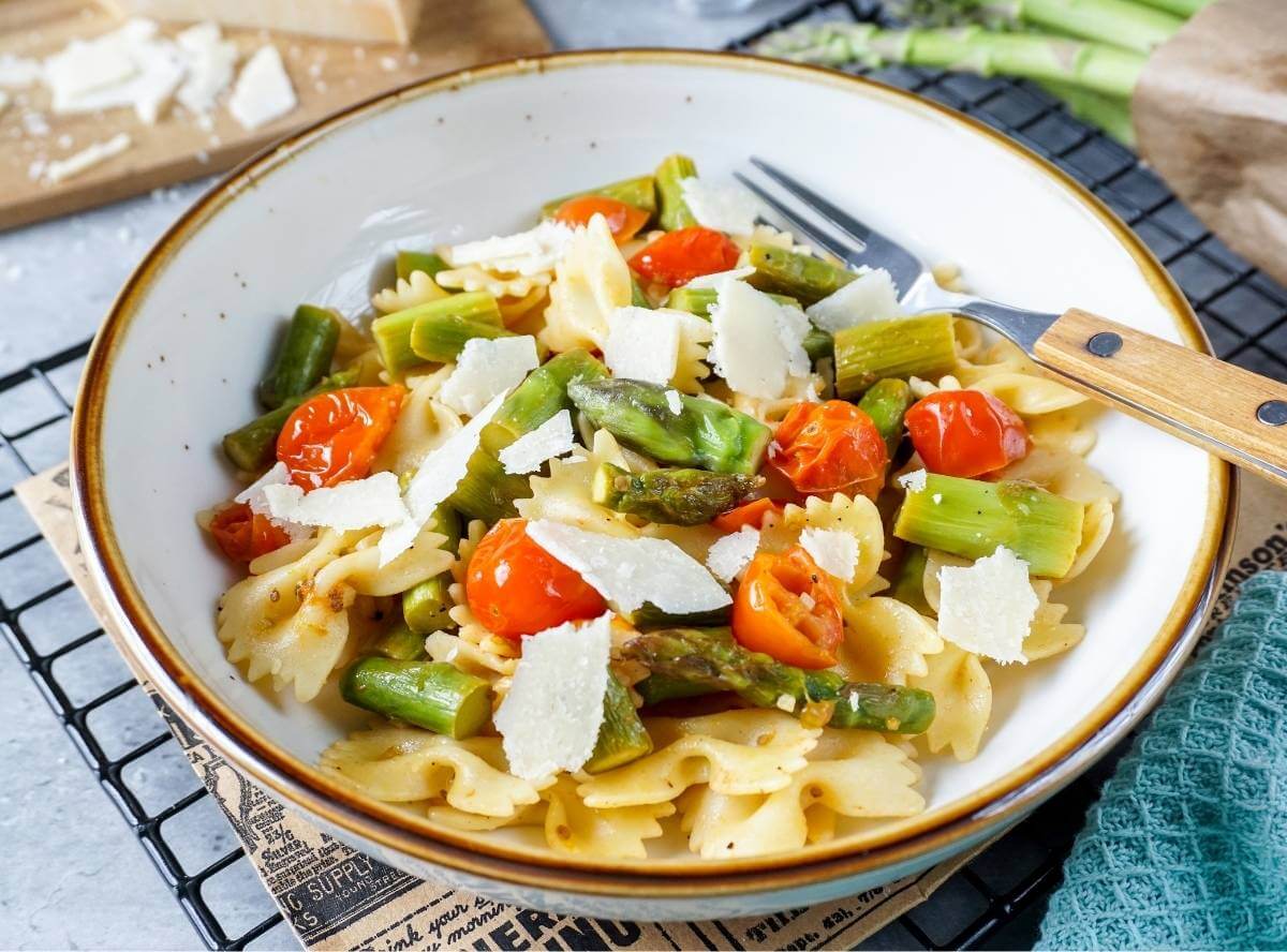 Pasta mit grünem Spargel
