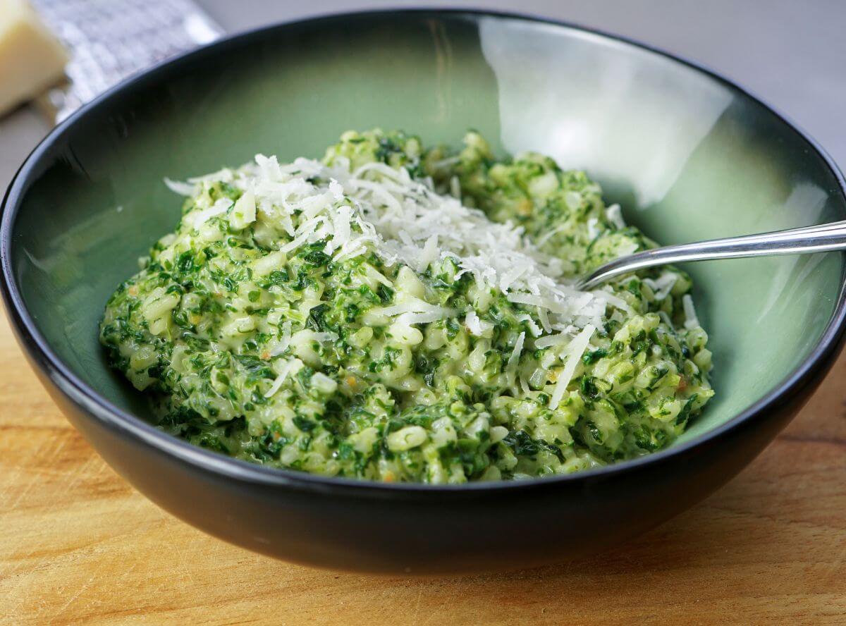 Grünes Spinat-Risotto mit Gorgonzola