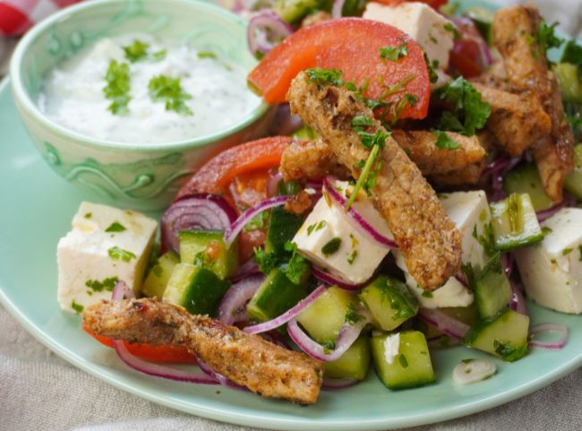 Gyros-Salat mit Tzatziki