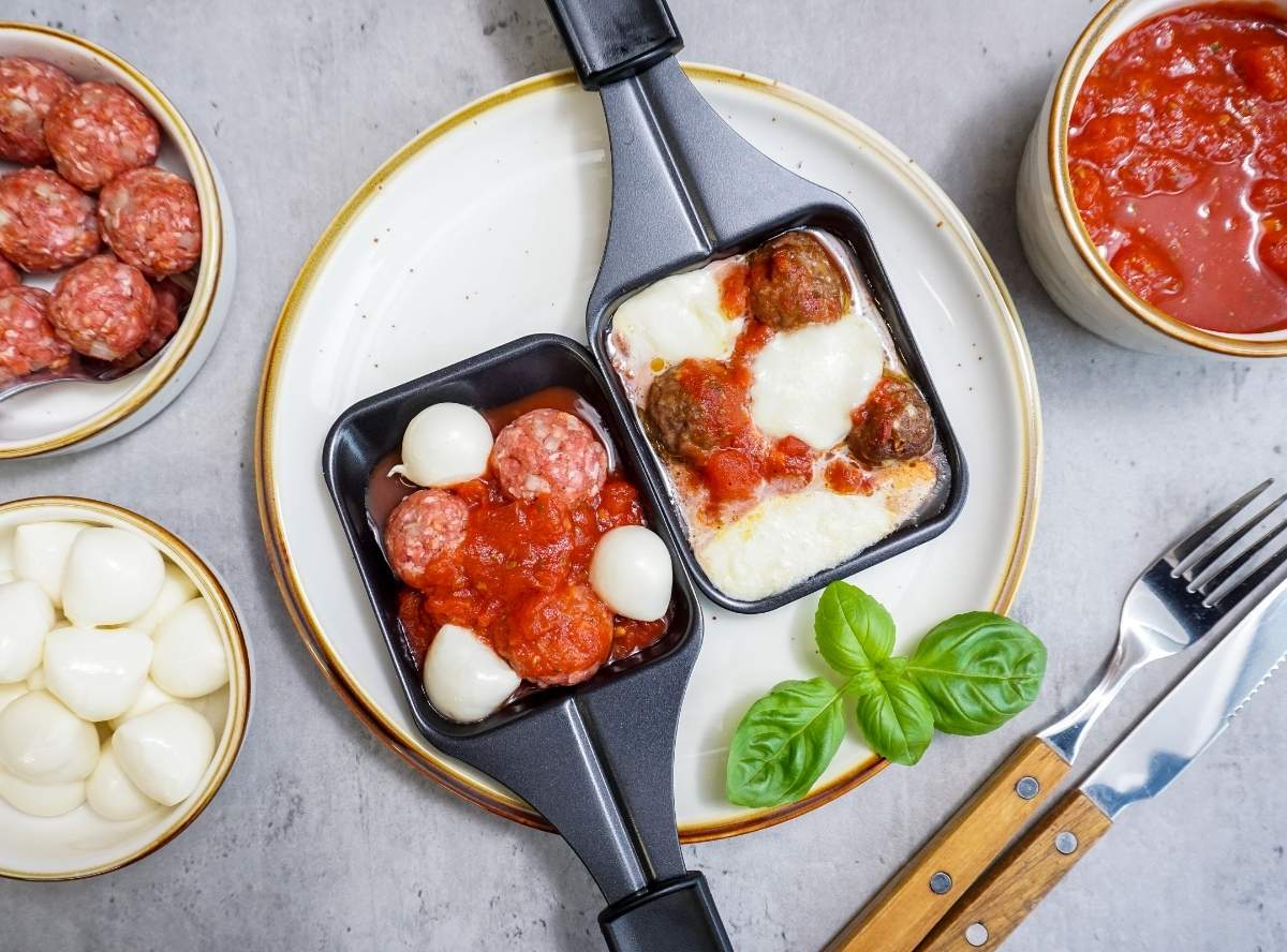 Hackbällchen Raclette: Der Hit für alle, die ihr Pfännchen außergewöhnlich lecker befüllen wollen!