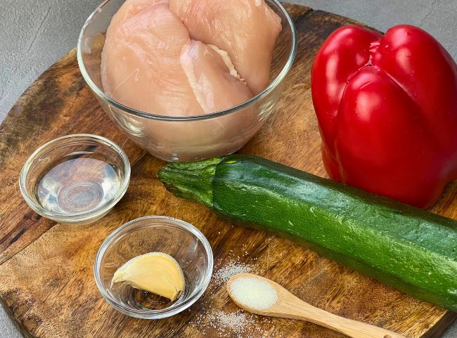 Hähnchen und Gemüse Hähnchen und Gemüse