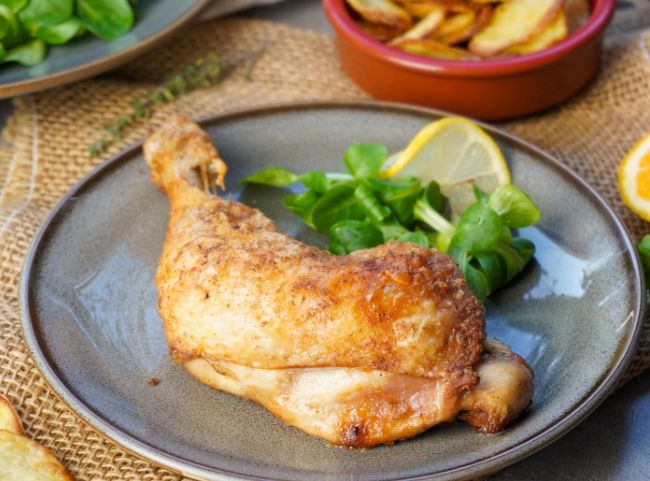 Hähnchenschenkel in der Heißluftfritteuse