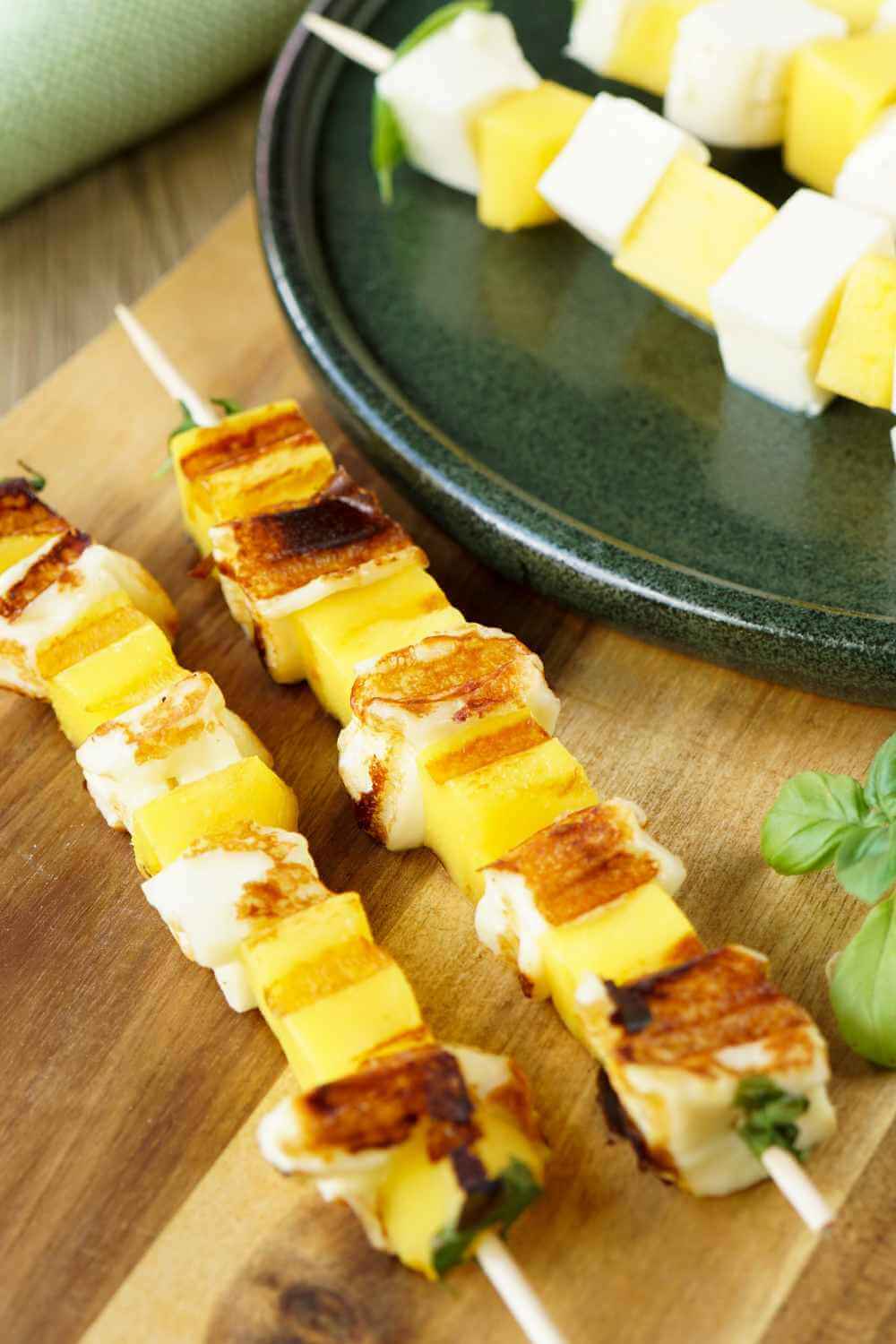 Halloumi-Mango-Spieße