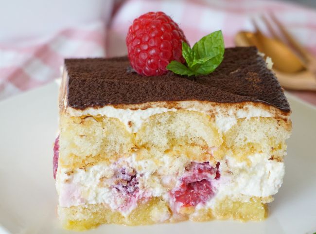 Himbeer Tiramisu mit gefrorenen Himbeeren