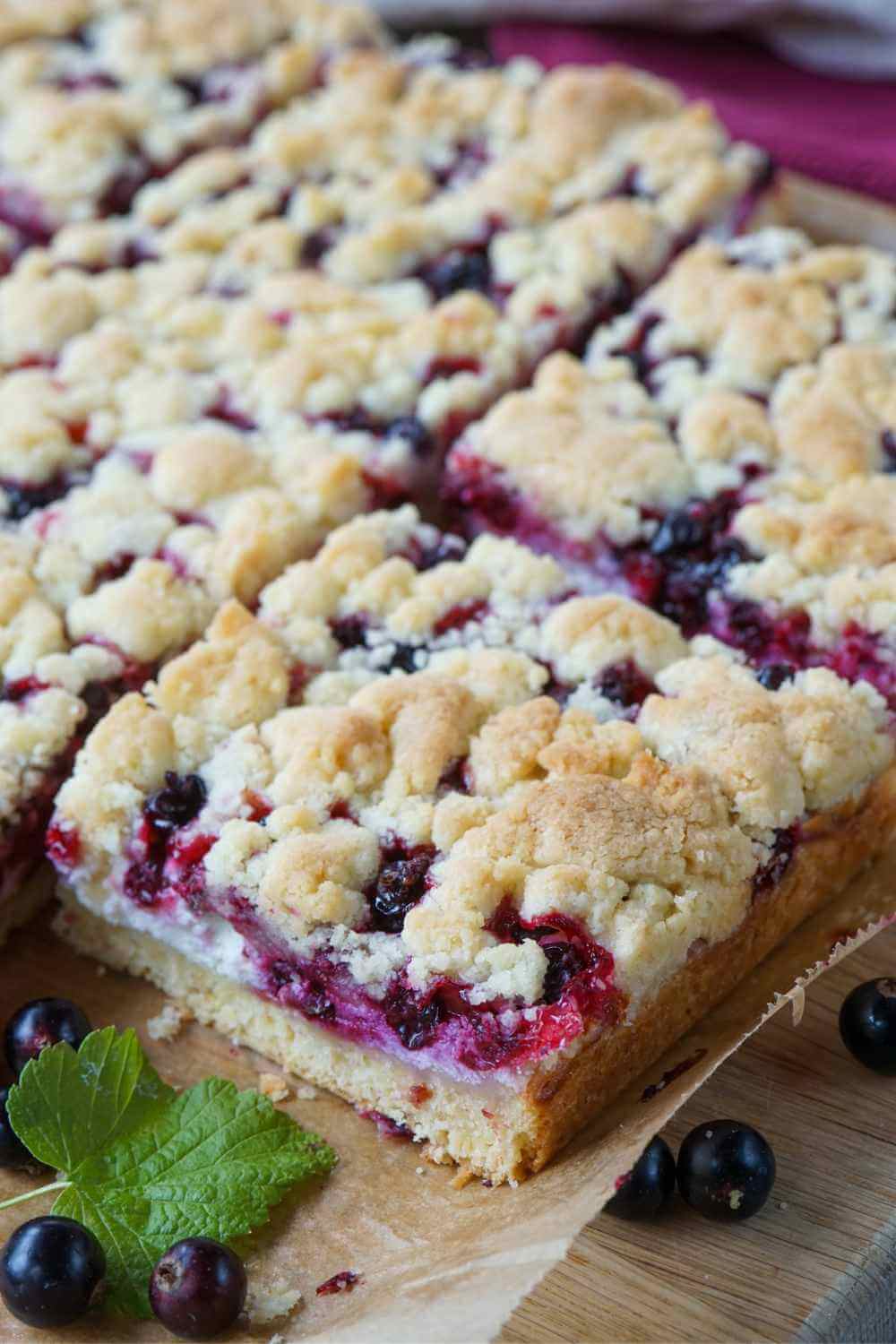 Streuselkuchen mit Johannisbeeren