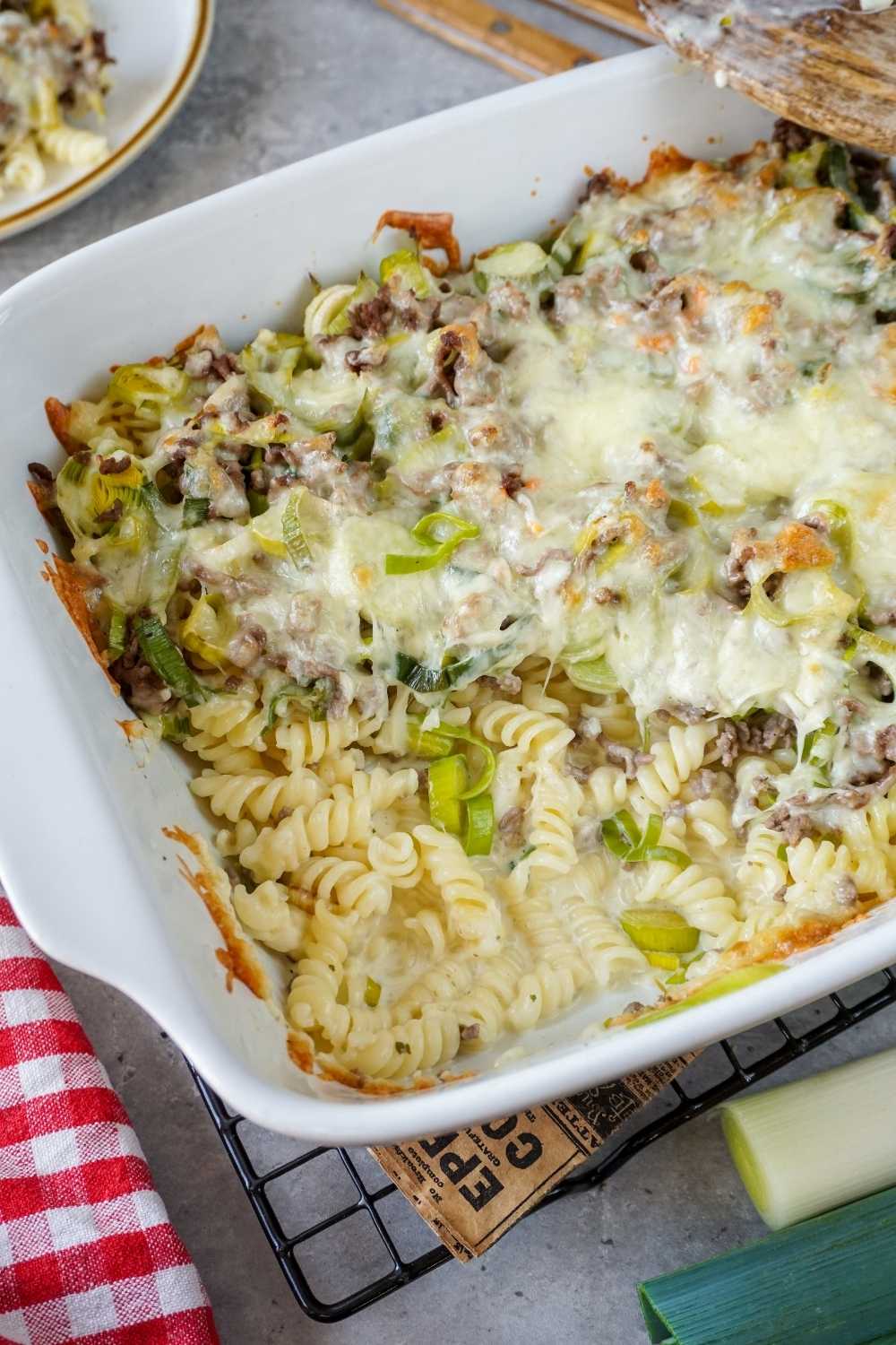 Käse-Lauch-Nudelauflauf mit Hackfleisch Käse-Lauch-Nudelauflauf mit Hackfleisch