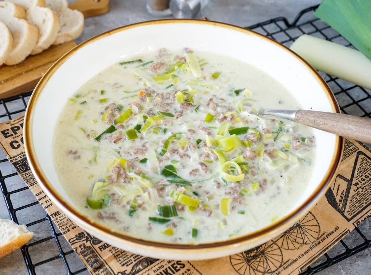 Käse-Lauch-Suppe mit Hackfleisch – einfach lecker