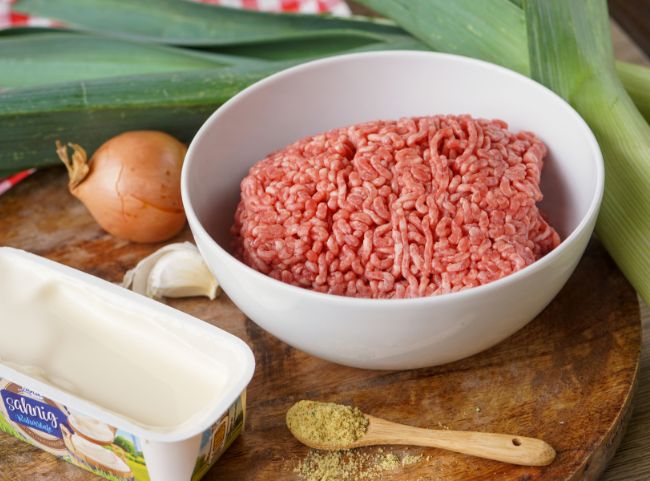 Käse-Lauch Suppe mit Hackfleisch Zutaten Käse-Lauch Suppe mit Hackfleisch Zutaten