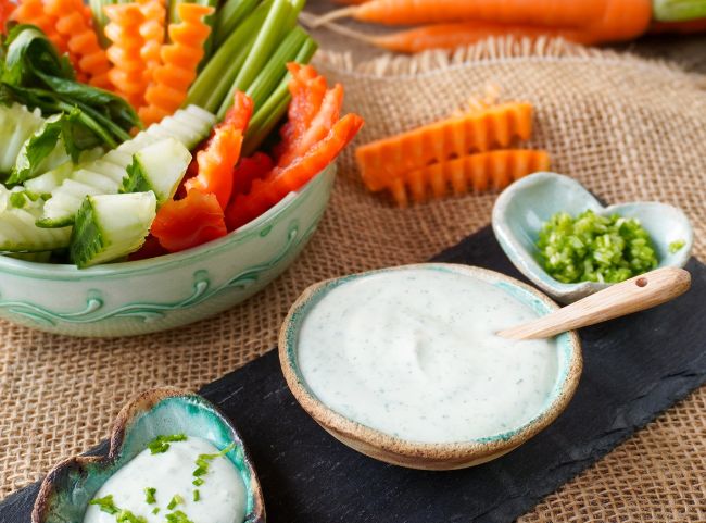 Kalorienarmer Dip zu Gemüsesticks Kalorienarmer Dip zu Gemüsesticks