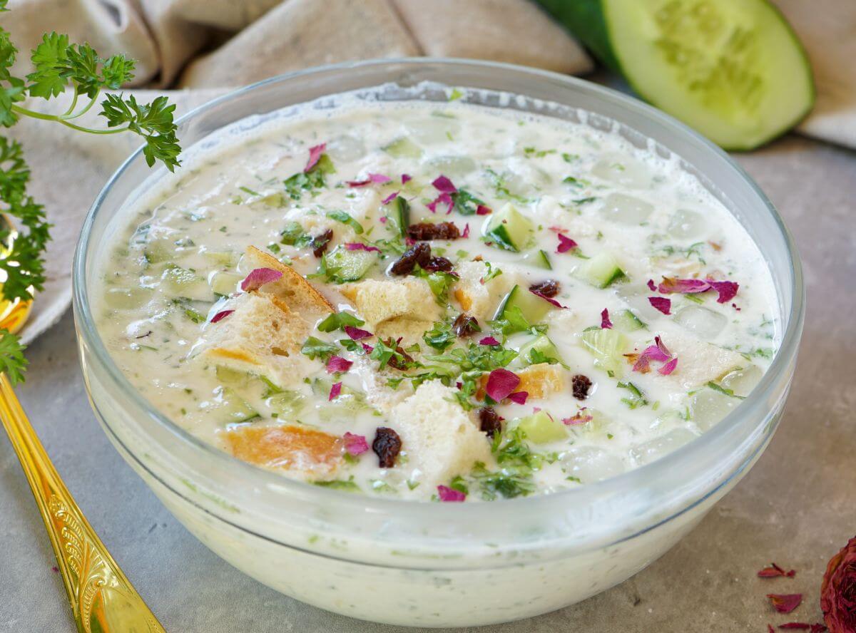 Kalte persische Joghurtsuppe - Abdoogh Khiar