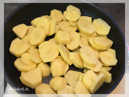 Kartoffelscheiben vorkochen