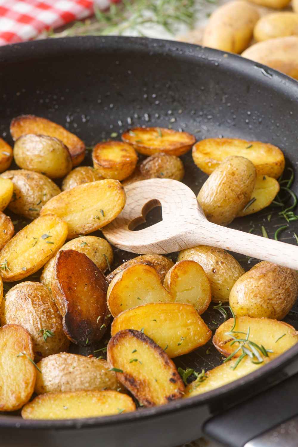 Kleine Kartoffeln in der Pfanne