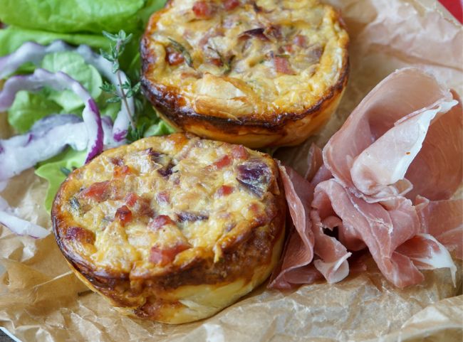 Kleine Zwiebelkuchen Fingerfood