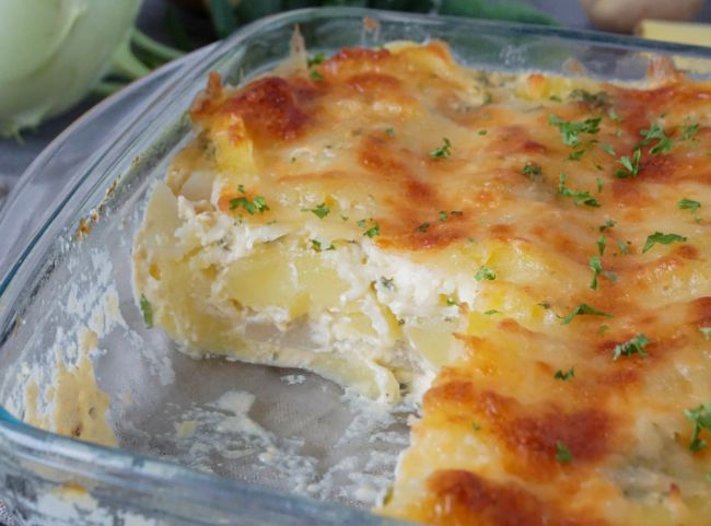 Kohlrabi-Auflauf mit Käse überbacken