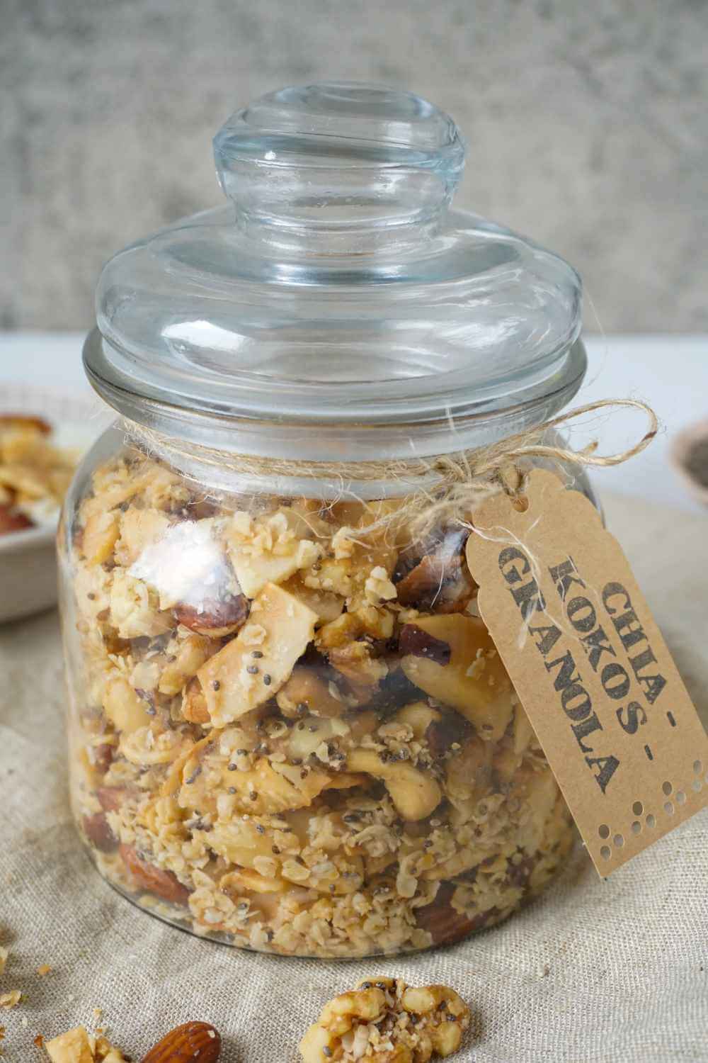 Chia-Kokos-Granola