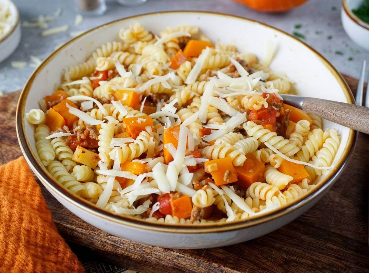 Kürbis Bolognese mit Hackfleisch und Käse Kürbis Bolognese mit Hackfleisch und Käse