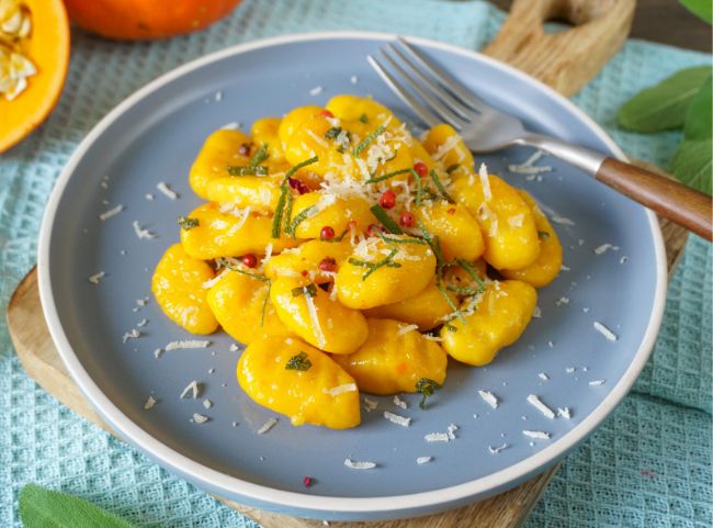 Kürbis-Gnocchi mit Salbeibutter