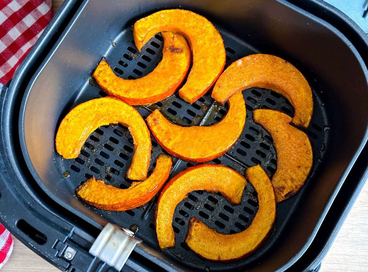 Kürbis in der Heißluftfritteuse Kürbis in der Heißluftfritteuse