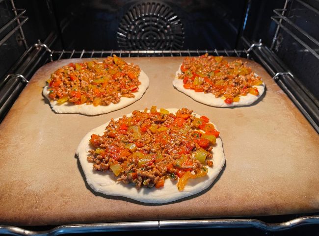 Lahmacun Pizza