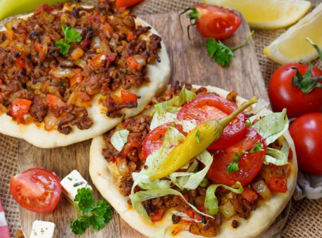 Türkische Pizza: Lahmacun