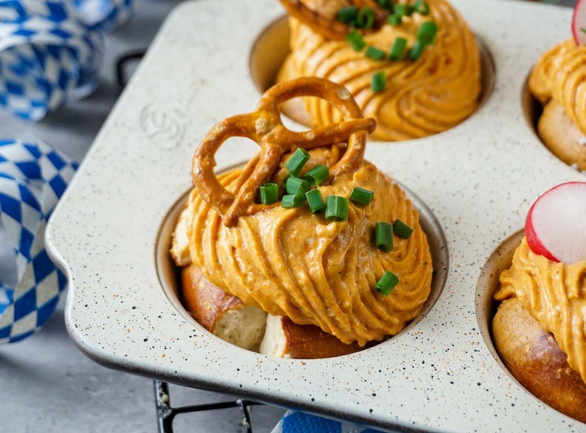 Laugenmuffins mit Obazda