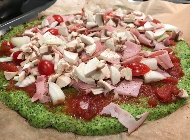 Low Carb Brokkoli Pizza selber machen