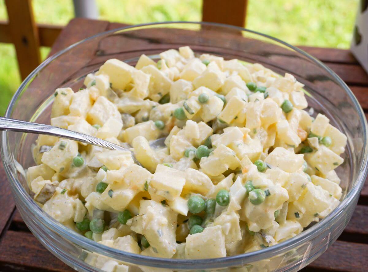 Low Carb Kartoffelsalat (Kohlrabisalat)
