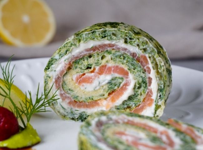 Spinat-Lachs-Rolle mit Frischkäse