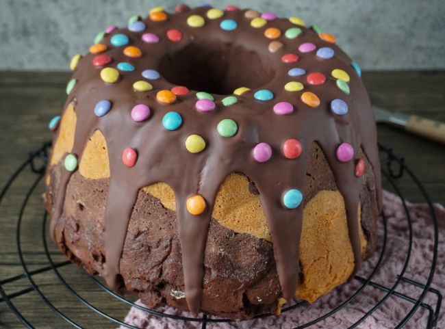 Marmorkuchen mit Smarties