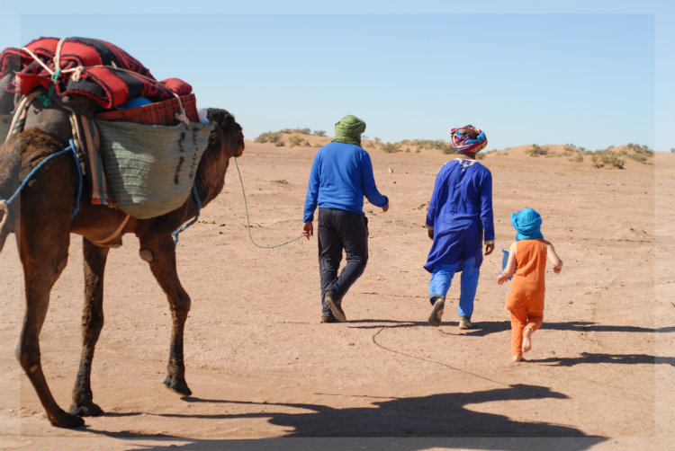Familienreise mit Kamel durch die Sahara