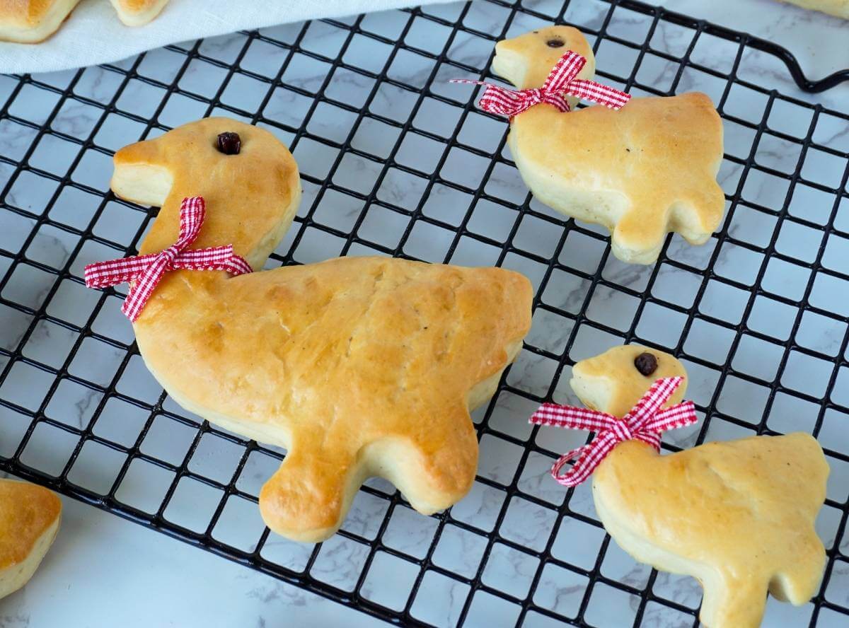 Martinsgans aus Hefeteig