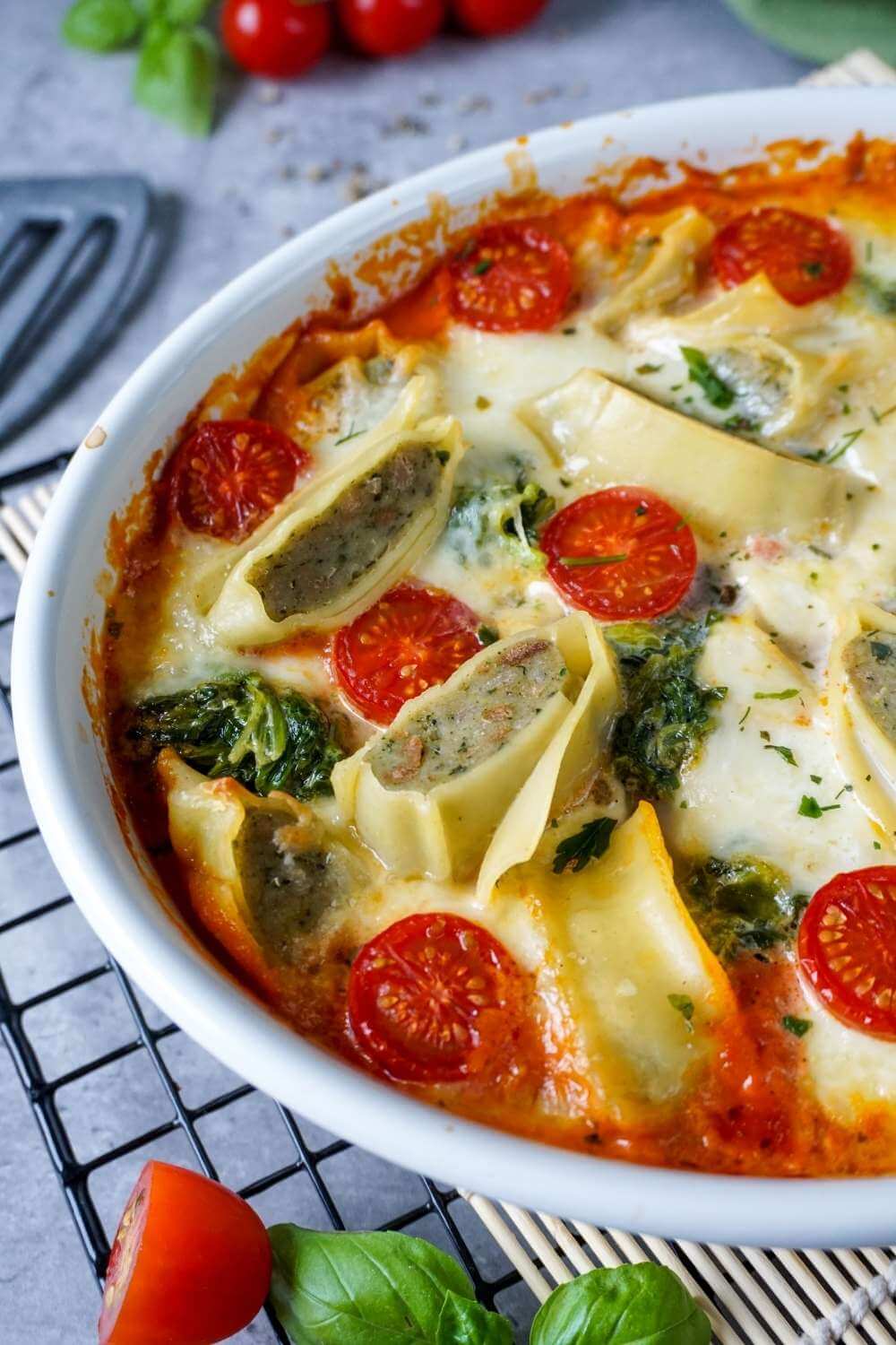 Maultaschen Auflauf Spinat Tomatensoße Maultaschen Auflauf Spinat Tomatensoße