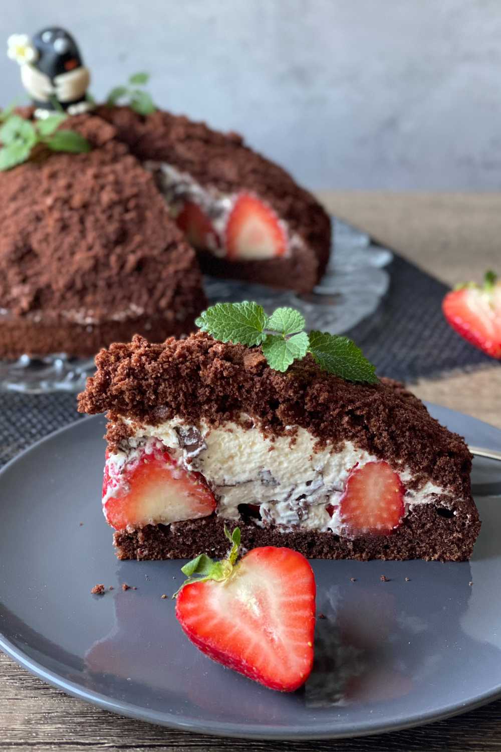 Maulwurfkuchen mit Erdbeeren Maulwurfkuchen mit Erdbeeren