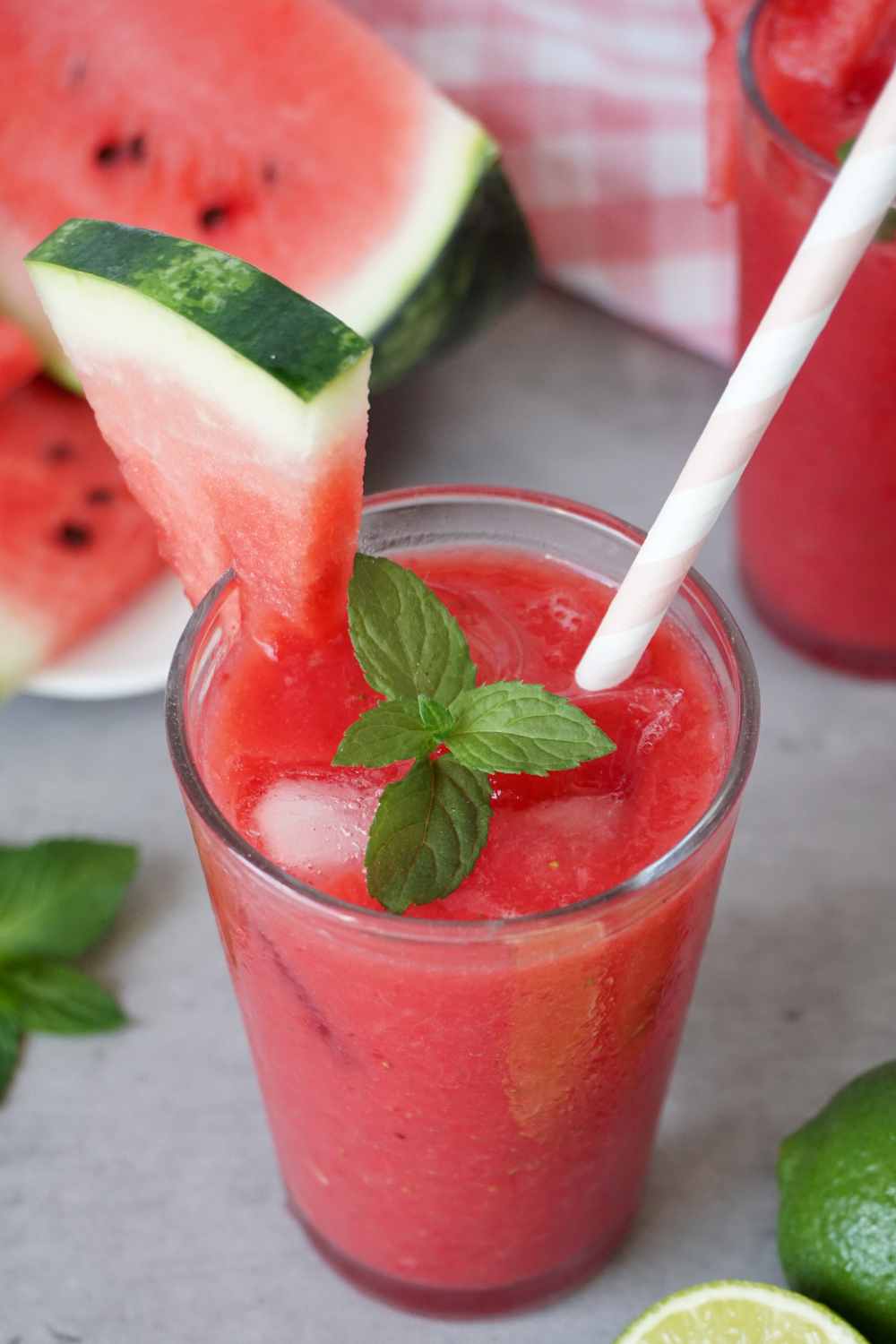 Wassermelonen Slush mit Erdbeeren Wassermelonen Slush mit Erdbeeren