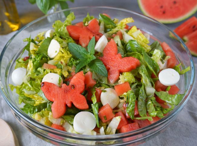 Melonensalat mit Mozzarella