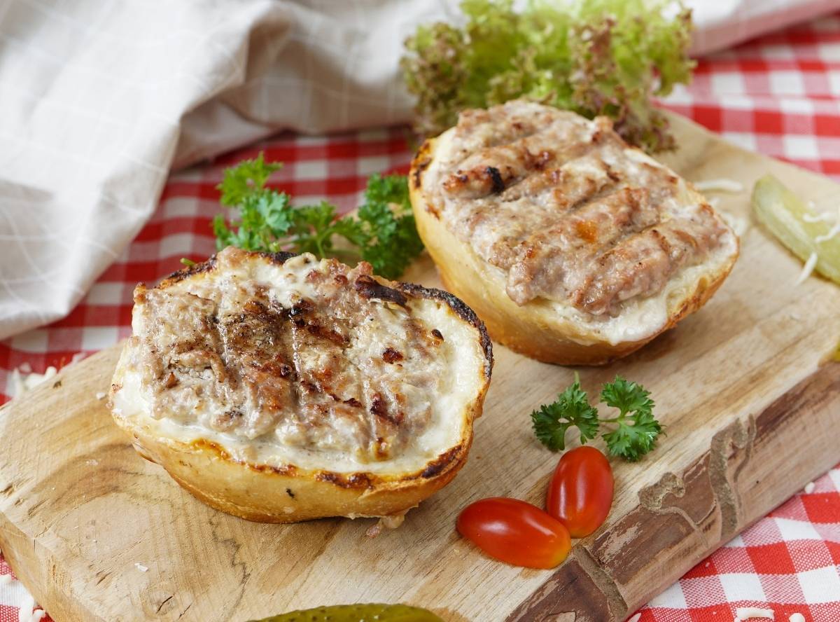 Mettbrötchen grillen