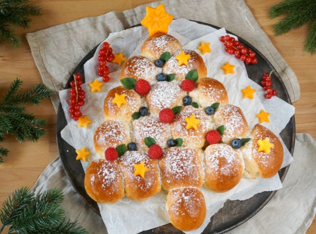 Milchbrötchen-Weihnachtsbaum