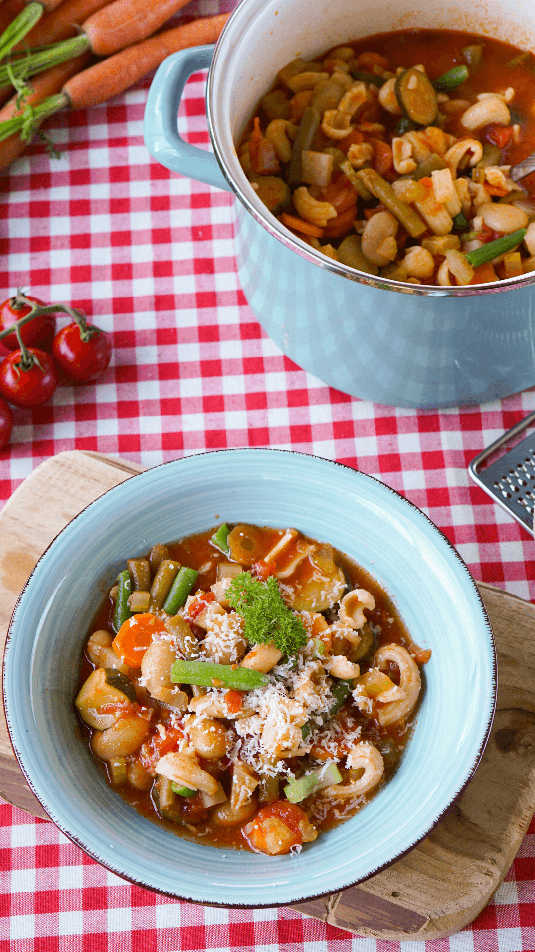 Minestrone - italienische Gemüsesuppe